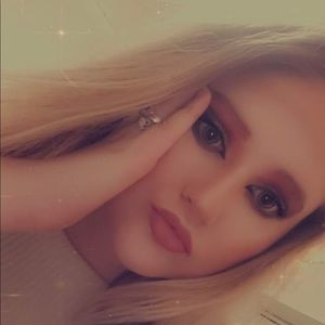 Meet your Posher, Abigail